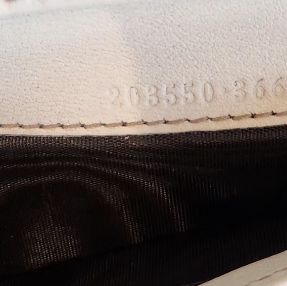 Gucci Guccisima Heart Snap Fold Wallet - Picture 6 of 16